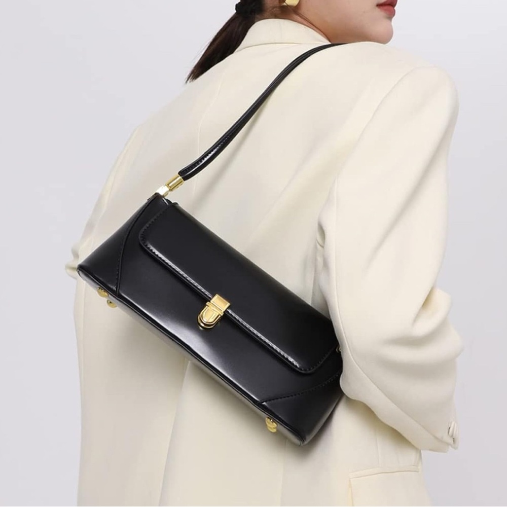 Black shoulder bag